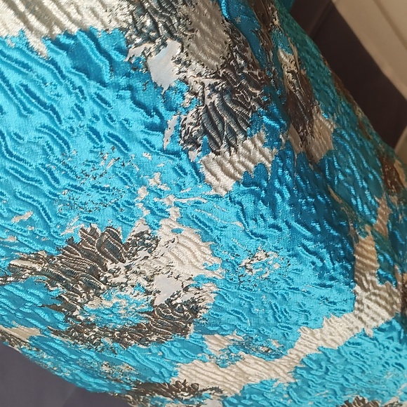 Blue and Gold crinkle one sleeve evening/cocktail midi gown - Picture 12 of 16